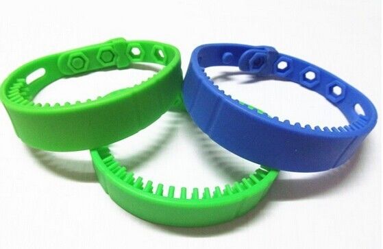 Las pulseras de pacientes con RFID inteligente de PVC, las pulseras de RFID UHF del hospital con el logotipo OEM
