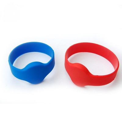 Logotipo OEM Smart NFC RFID Brazaletes de silicona impermeables Brazalete para parques acuáticos