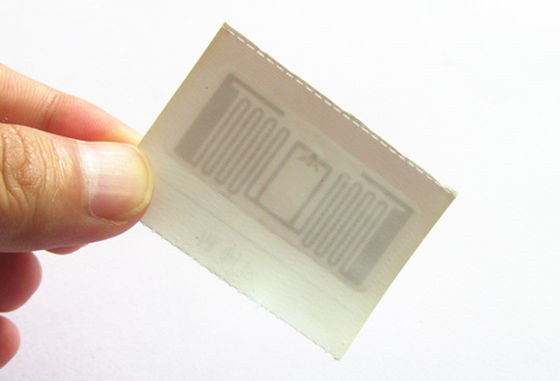 Material tejido Etiqueta RFID UHF Etiqueta adesiva Smart Tag para la gestión de la ropa