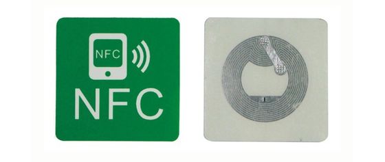 OEM 213 Chip Patrulla de plástico RFID NFC etiqueta adhesivos 13,56mhz a prueba de agua
